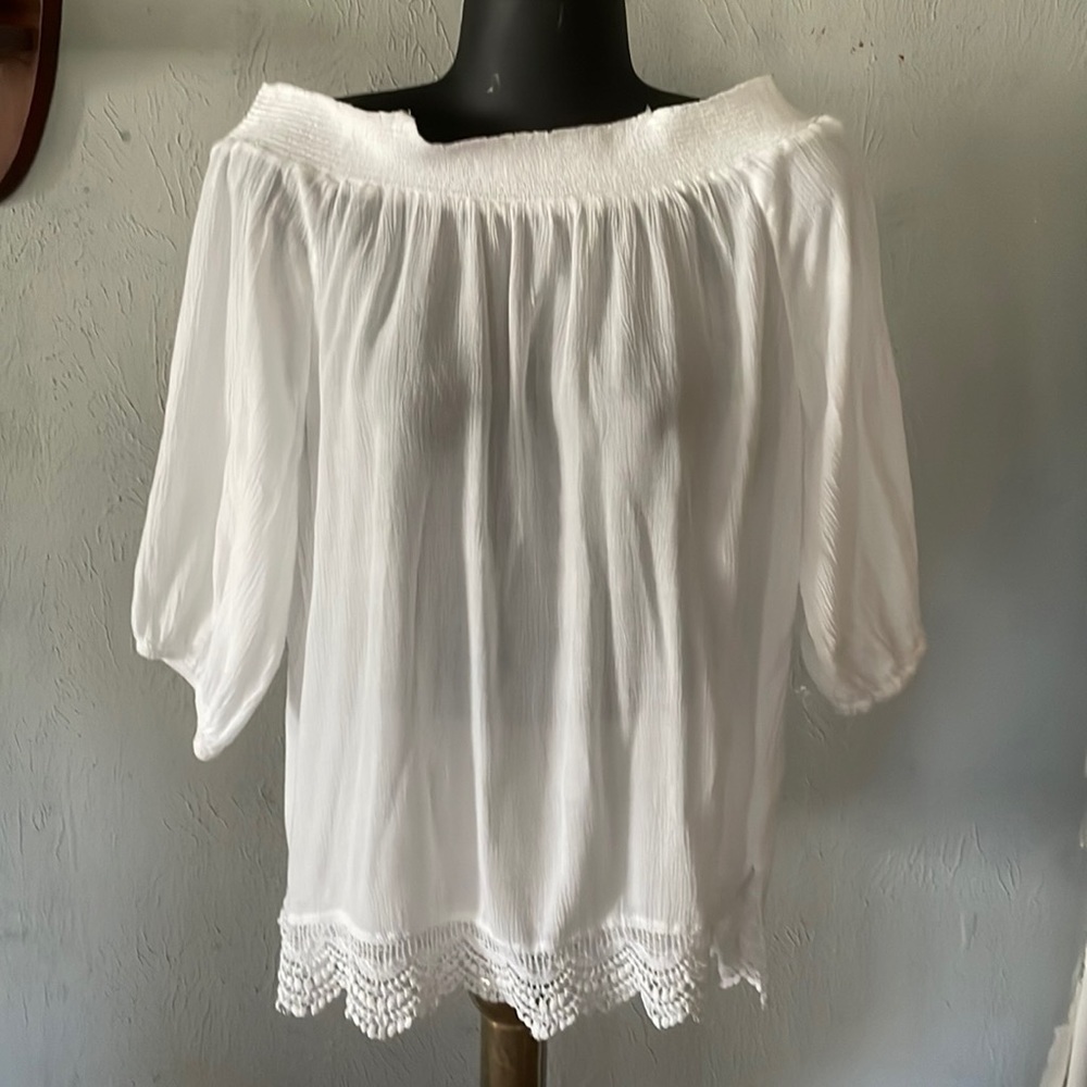 Medium Biographie white cold shoulder balloon sleeve crocheted hem blouse tunic
